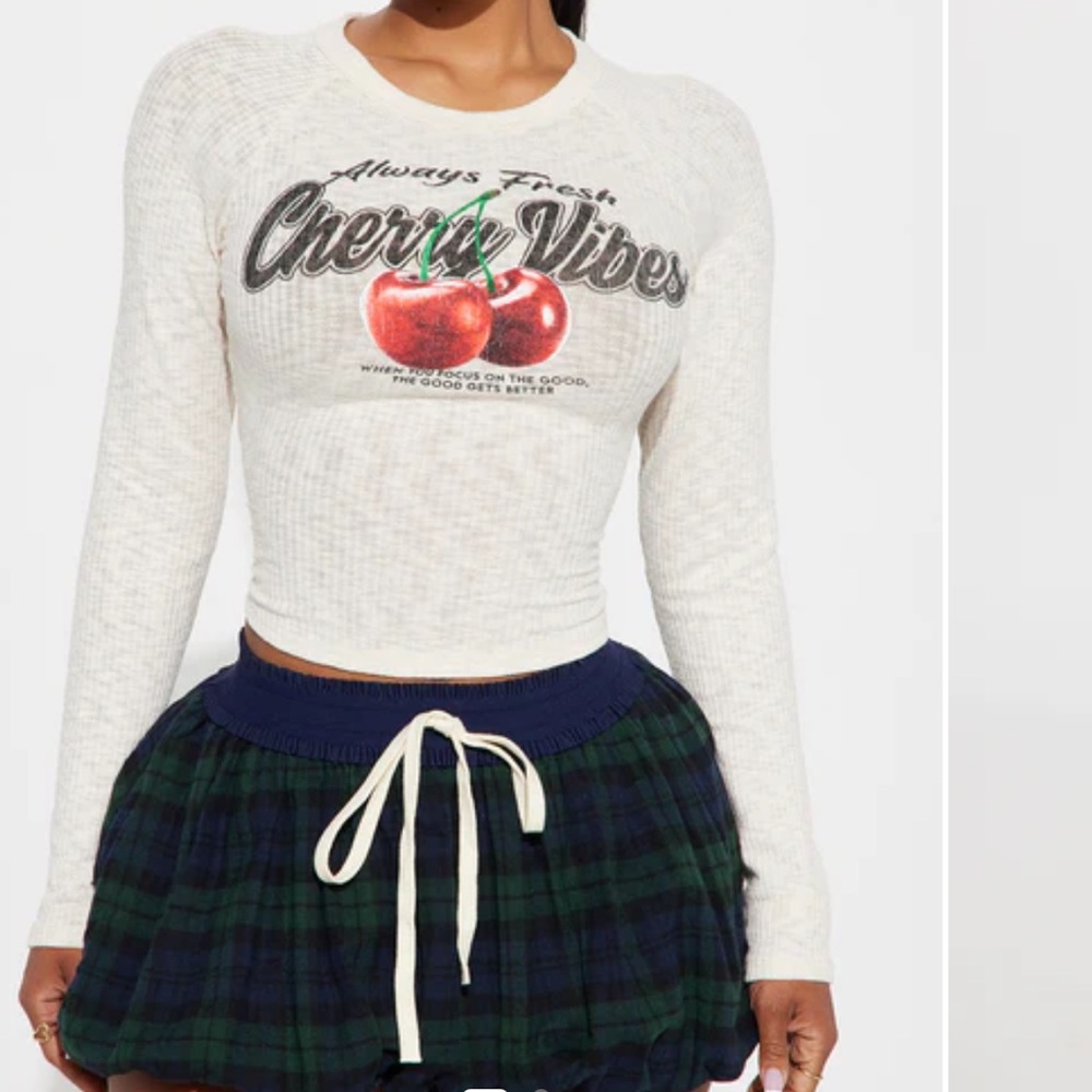 🖤Pick 5/$25 Never Worn Cherry Vibes Long Sleeve T-Shirt - Size Medium